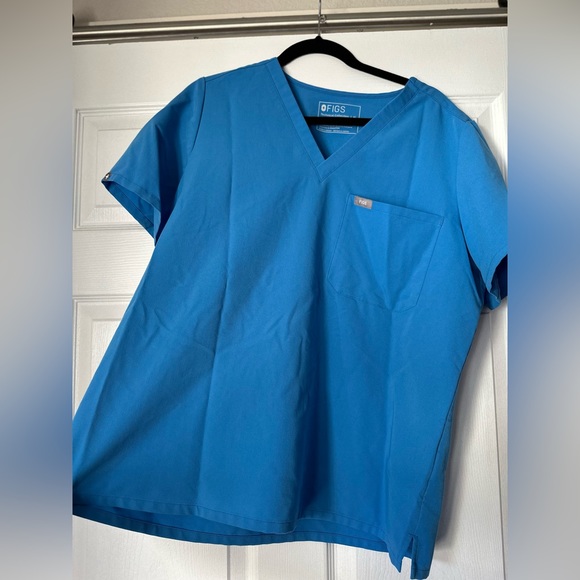 Gently used Figs scrubs in Caribbean blue - Picture 3 of 3